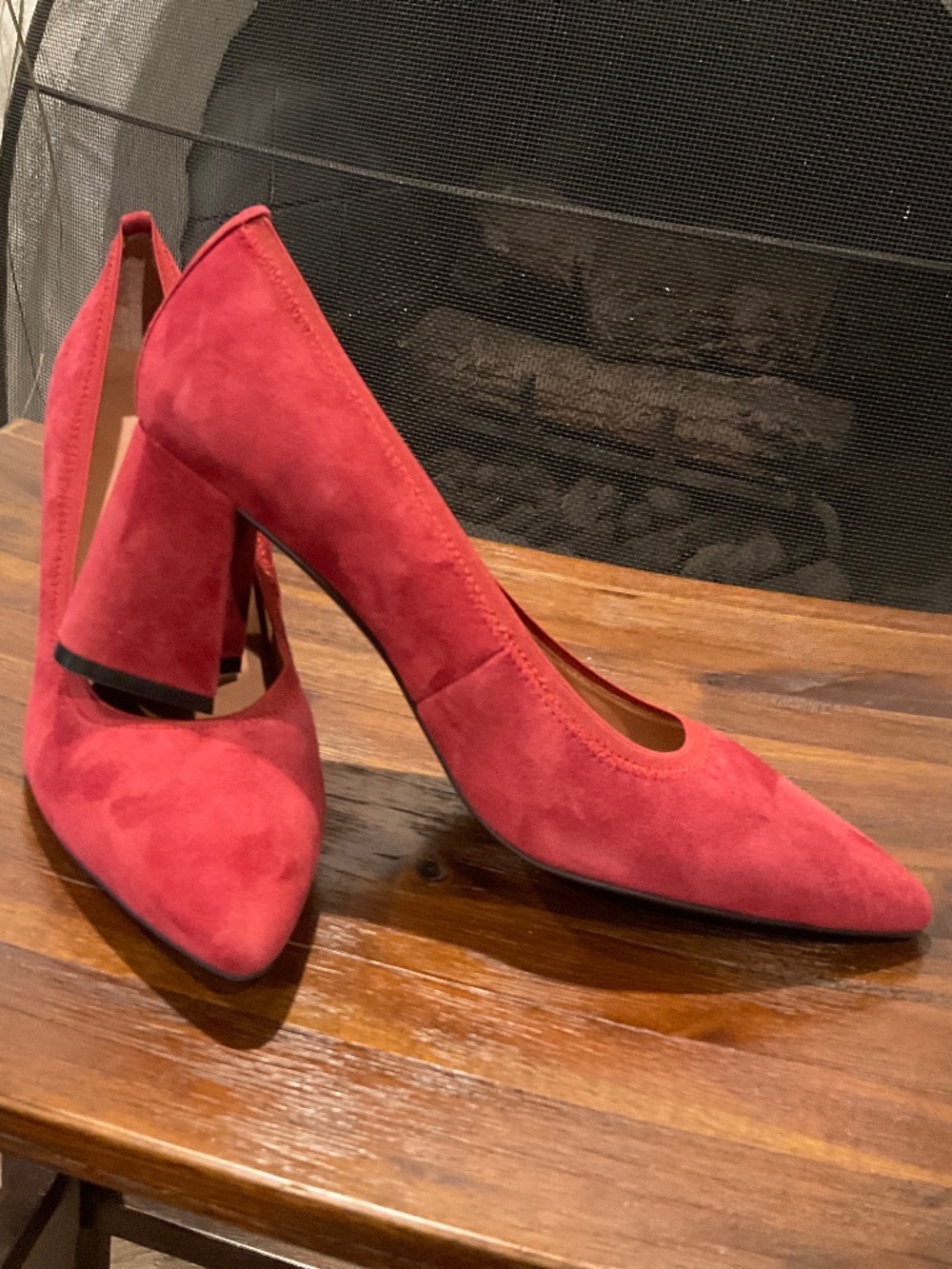 Gentle Souls by Kenneth Cole Dionne Pump Red Suede size 7.5 - Picture 2 of 8